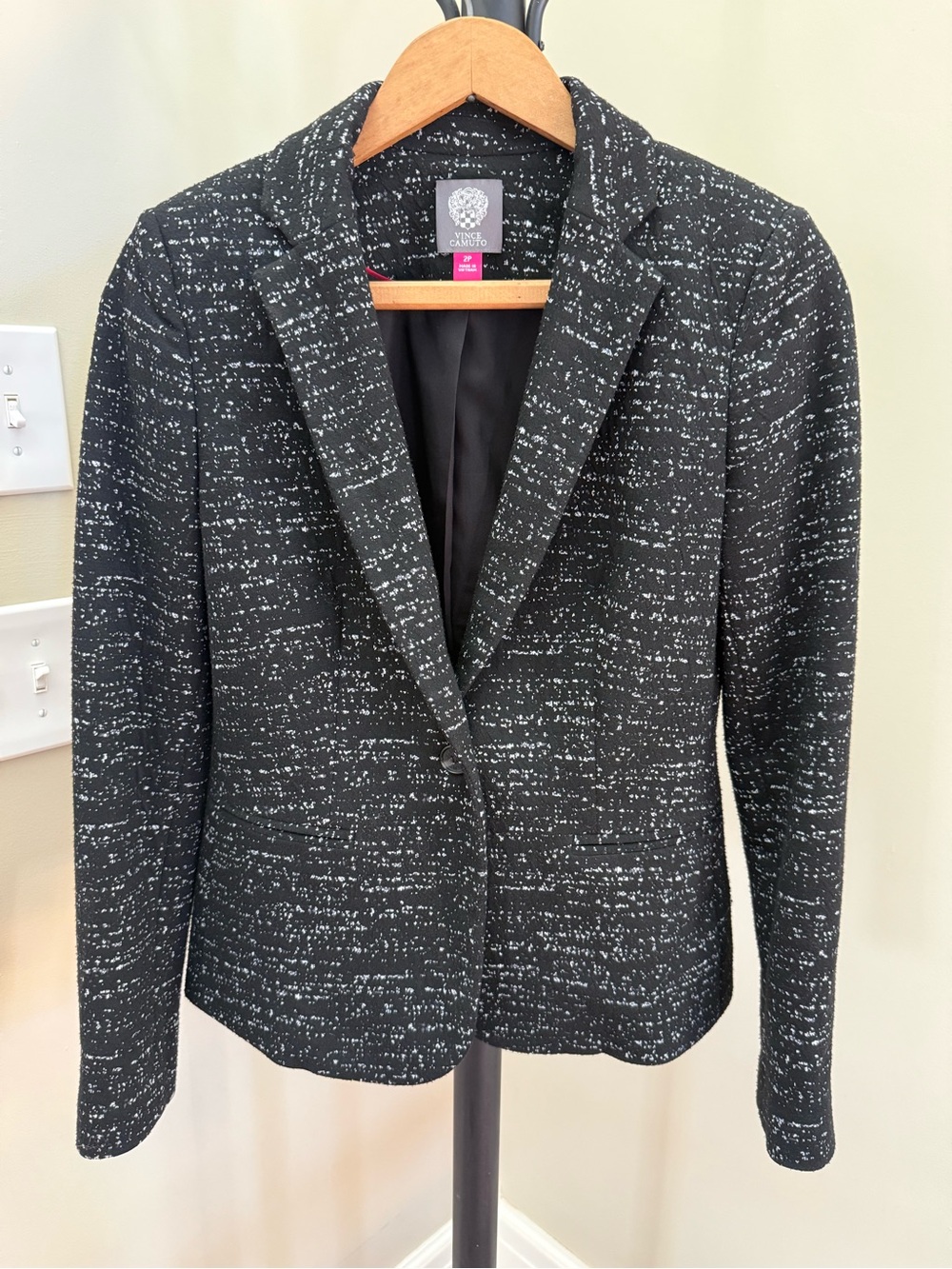 Vince Camuto Black & White Textured Notch-Lapel Blazer